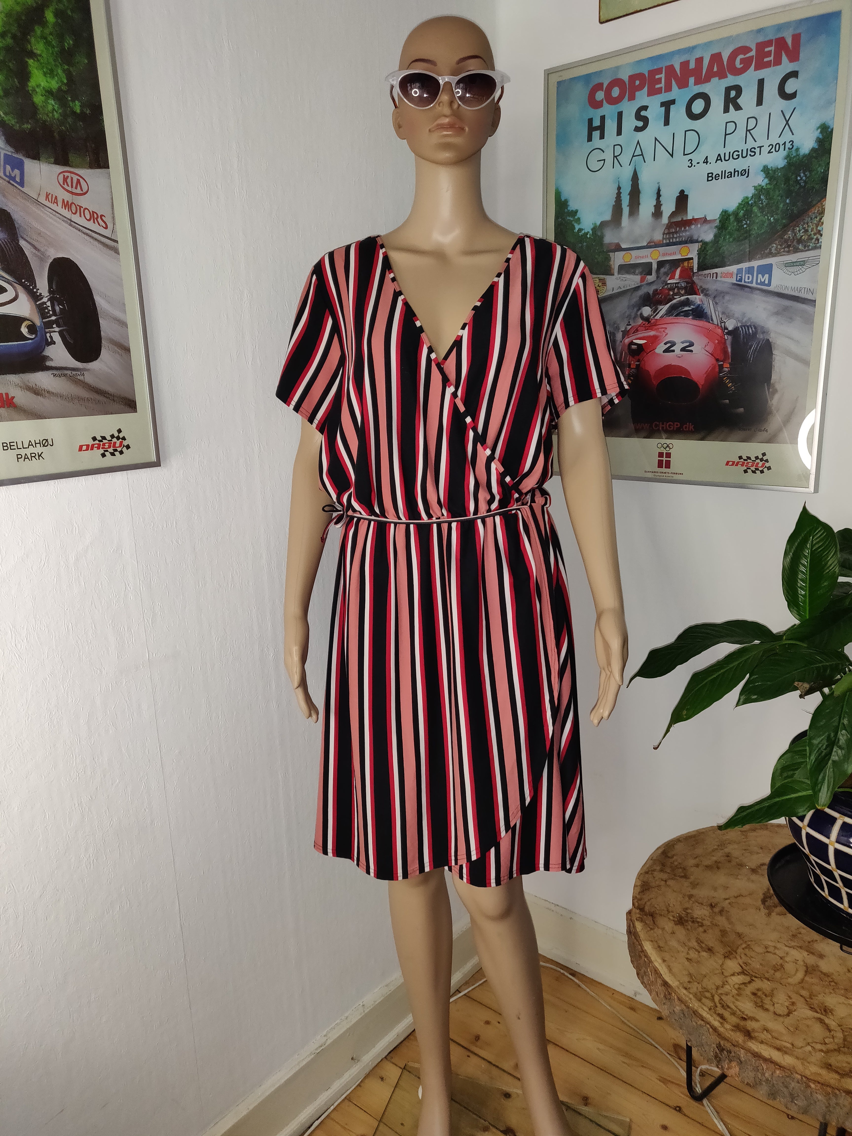 Black dress with red and white stripe best sale